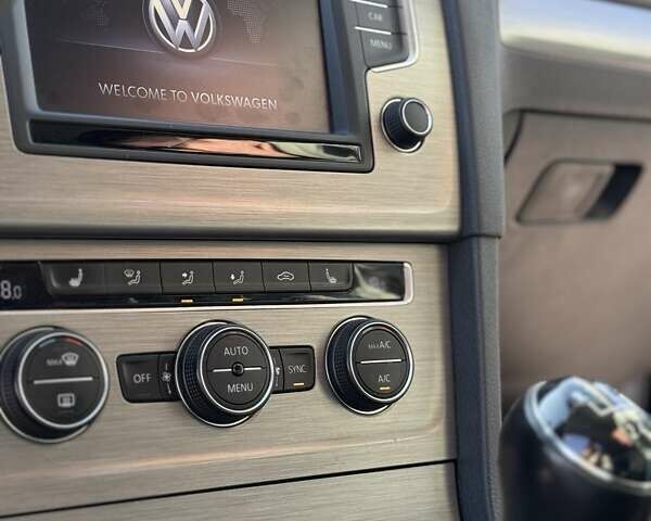 Черный Фольксваген Гольф, объемом двигателя 1.8 л и пробегом 50 тыс. км за 13700 $, фото 19 на Automoto.ua