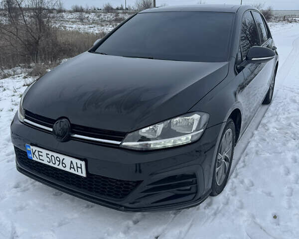 Черный Фольксваген Гольф, объемом двигателя 1.8 л и пробегом 165 тыс. км за 13500 $, фото 1 на Automoto.ua