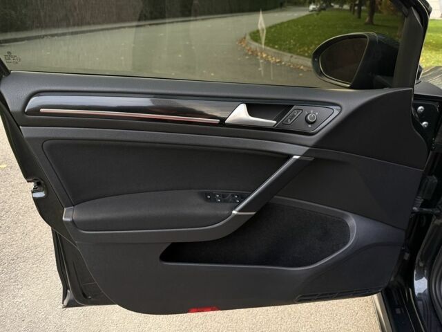 Чорний Фольксваген Гольф, об'ємом двигуна 2 л та пробігом 130 тис. км за 13900 $, фото 16 на Automoto.ua