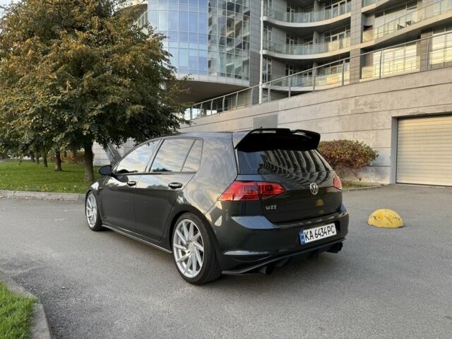 Чорний Фольксваген Гольф, об'ємом двигуна 2 л та пробігом 130 тис. км за 13900 $, фото 2 на Automoto.ua