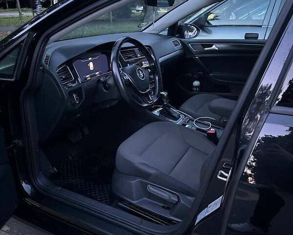 Чорний Фольксваген Гольф, об'ємом двигуна 0 л та пробігом 143 тис. км за 12800 $, фото 17 на Automoto.ua