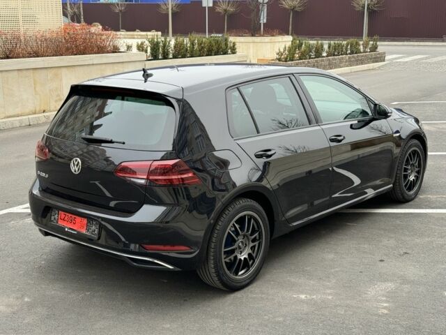 Черный Фольксваген Гольф, объемом двигателя 0 л и пробегом 110 тыс. км за 14400 $, фото 5 на Automoto.ua