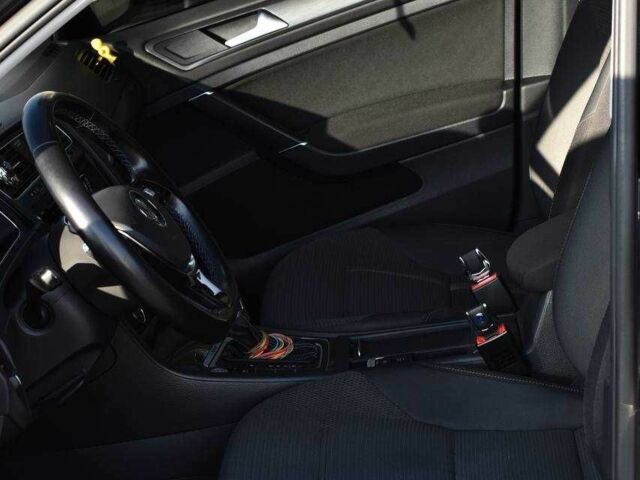 Черный Фольксваген Гольф, объемом двигателя 0 л и пробегом 140 тыс. км за 14650 $, фото 6 на Automoto.ua