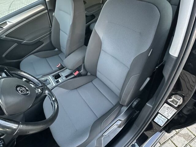 Черный Фольксваген Гольф, объемом двигателя 0 л и пробегом 112 тыс. км за 8700 $, фото 5 на Automoto.ua