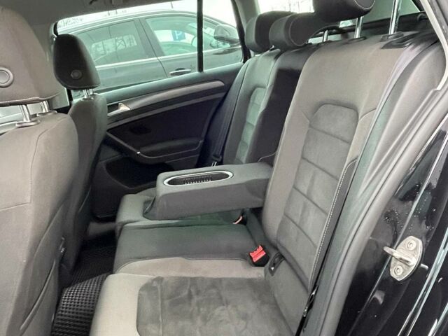 Черный Фольксваген Гольф, объемом двигателя 1.6 л и пробегом 151 тыс. км за 15800 $, фото 15 на Automoto.ua