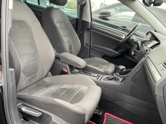 Черный Фольксваген Гольф, объемом двигателя 1.6 л и пробегом 151 тыс. км за 15800 $, фото 19 на Automoto.ua