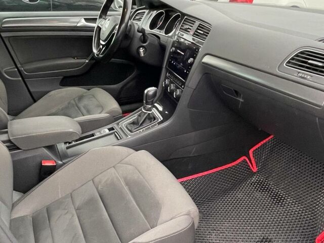 Черный Фольксваген Гольф, объемом двигателя 1.6 л и пробегом 151 тыс. км за 15800 $, фото 18 на Automoto.ua