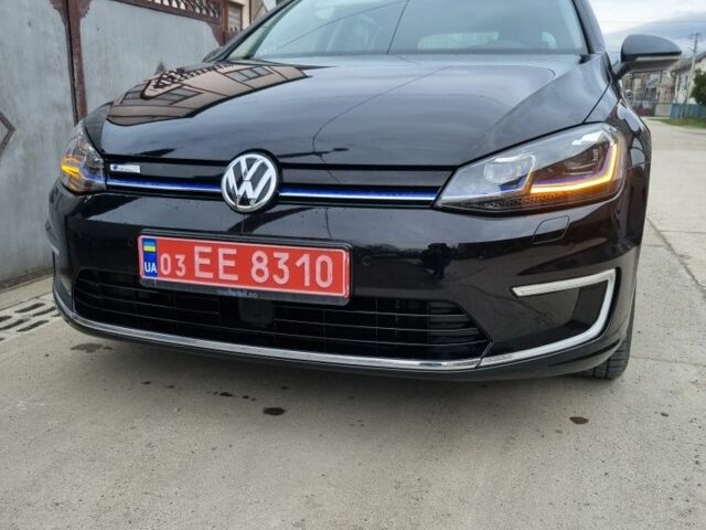 Черный Фольксваген Гольф, объемом двигателя 0 л и пробегом 105 тыс. км за 13599 $, фото 4 на Automoto.ua