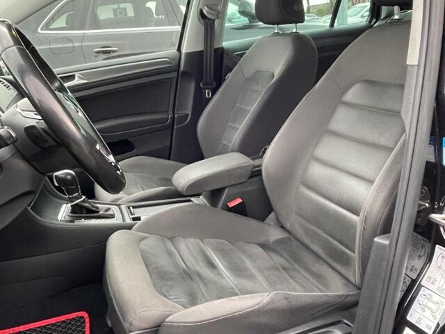 Черный Фольксваген Гольф, объемом двигателя 1.6 л и пробегом 151 тыс. км за 15800 $, фото 7 на Automoto.ua