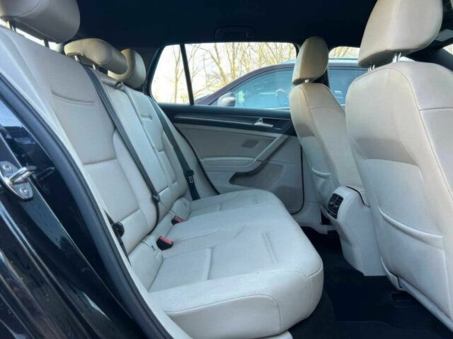 Черный Фольксваген Гольф, объемом двигателя 0 л и пробегом 47 тыс. км за 7800 $, фото 12 на Automoto.ua