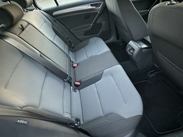 Черный Фольксваген Гольф, объемом двигателя 0 л и пробегом 112 тыс. км за 8700 $, фото 4 на Automoto.ua