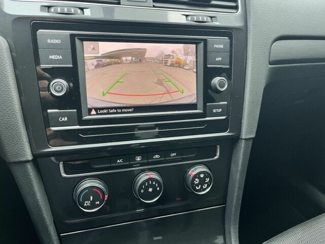 Черный Фольксваген Гольф, объемом двигателя 1.8 л и пробегом 116 тыс. км за 13500 $, фото 14 на Automoto.ua