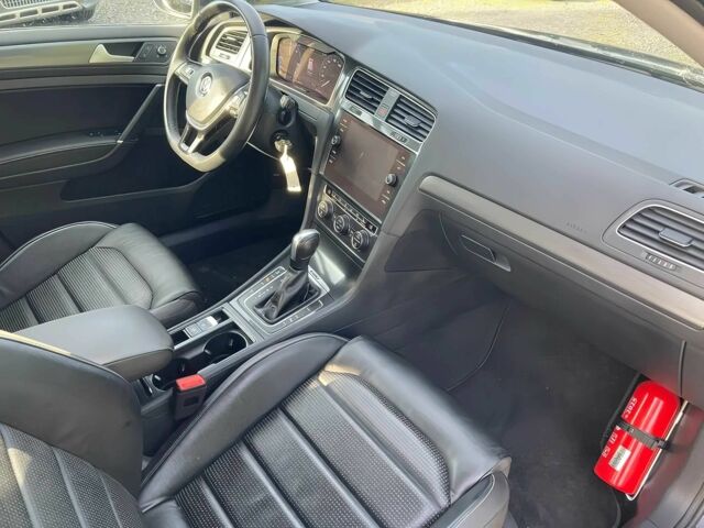 Черный Фольксваген Гольф, объемом двигателя 0 л и пробегом 49 тыс. км за 6336 $, фото 7 на Automoto.ua