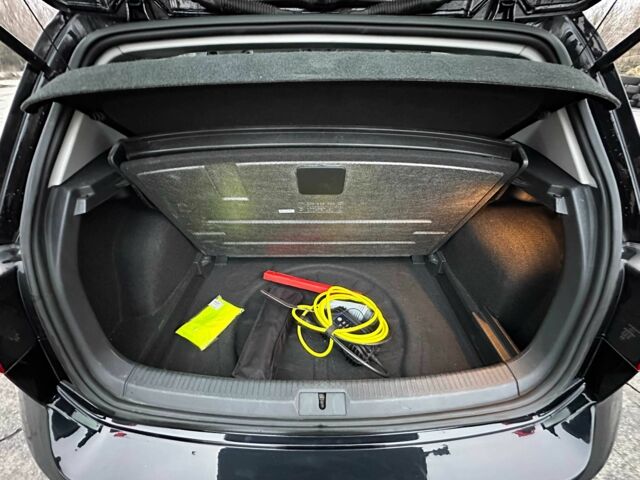 Черный Фольксваген Гольф, объемом двигателя 0 л и пробегом 95 тыс. км за 13200 $, фото 17 на Automoto.ua