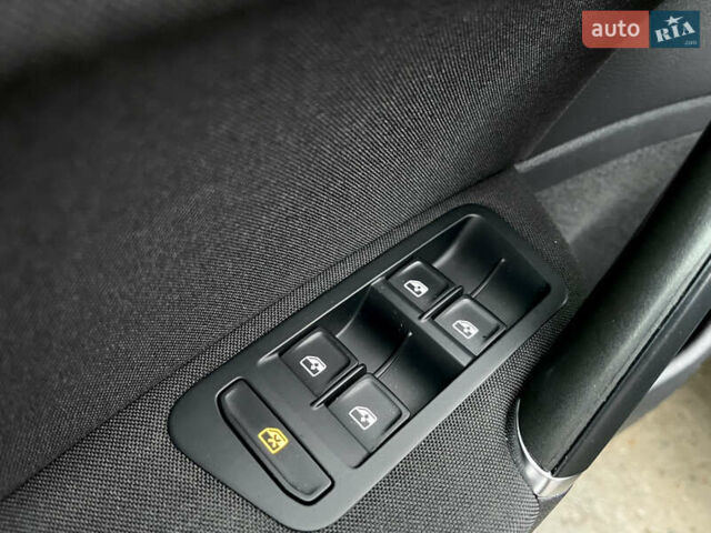 Чорний Фольксваген Гольф, об'ємом двигуна 1.4 л та пробігом 69 тис. км за 19000 $, фото 20 на Automoto.ua