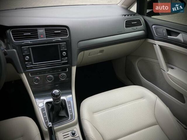 Черный Фольксваген Гольф, объемом двигателя 1.4 л и пробегом 98 тыс. км за 12700 $, фото 15 на Automoto.ua