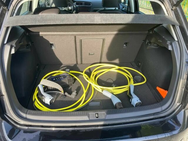 Черный Фольксваген Гольф, объемом двигателя 0 л и пробегом 49 тыс. км за 6336 $, фото 10 на Automoto.ua