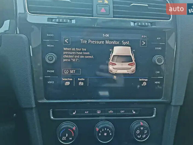 Черный Фольксваген Гольф, объемом двигателя 1.4 л и пробегом 87 тыс. км за 18000 $, фото 10 на Automoto.ua