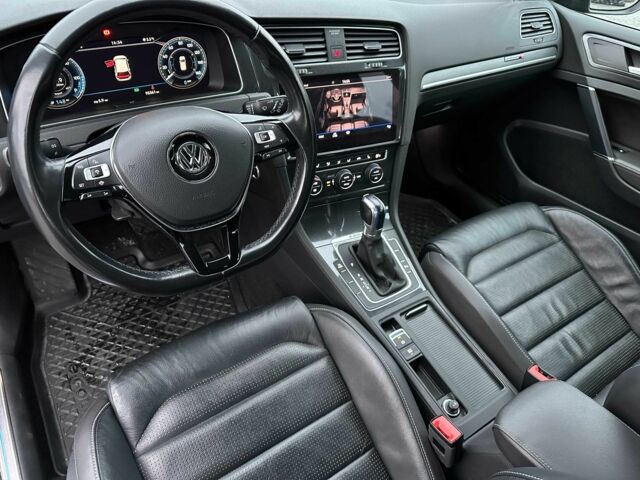 Черный Фольксваген Гольф, объемом двигателя 0 л и пробегом 95 тыс. км за 13200 $, фото 20 на Automoto.ua