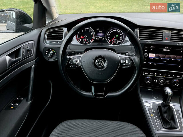 Чорний Фольксваген Гольф, об'ємом двигуна 1.4 л та пробігом 69 тис. км за 19000 $, фото 41 на Automoto.ua
