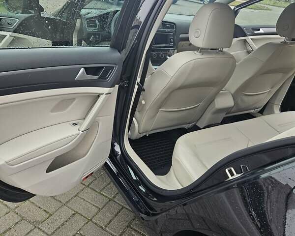 Черный Фольксваген Гольф, объемом двигателя 1.4 л и пробегом 40 тыс. км за 19000 $, фото 6 на Automoto.ua