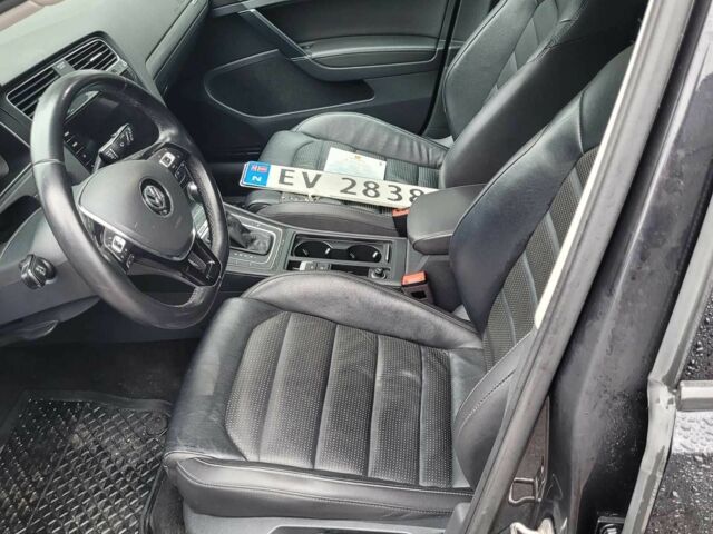 Черный Фольксваген Гольф, объемом двигателя 0 л и пробегом 85 тыс. км за 11000 $, фото 9 на Automoto.ua