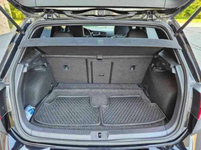 Черный Фольксваген Гольф, объемом двигателя 2 л и пробегом 87 тыс. км за 8900 $, фото 13 на Automoto.ua