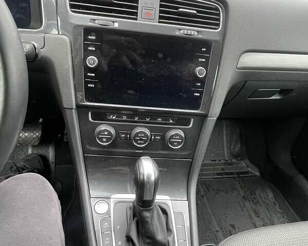 Черный Фольксваген Гольф, объемом двигателя 1.4 л и пробегом 84 тыс. км за 19200 $, фото 36 на Automoto.ua