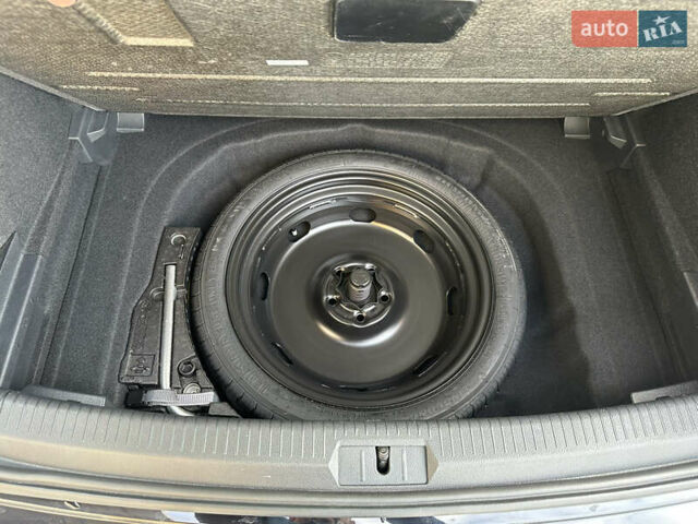 Черный Фольксваген Гольф, объемом двигателя 1.98 л и пробегом 71 тыс. км за 26000 $, фото 35 на Automoto.ua