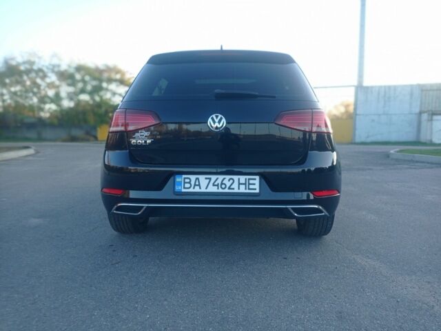 Черный Фольксваген Гольф, объемом двигателя 1.4 л и пробегом 121 тыс. км за 14000 $, фото 1 на Automoto.ua