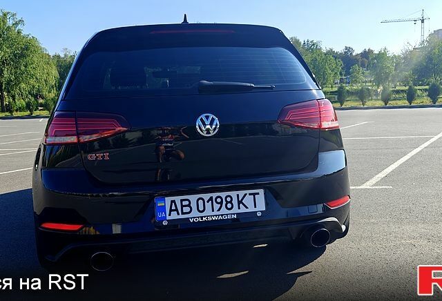 Черный Фольксваген Гольф, объемом двигателя 2 л и пробегом 55 тыс. км за 20499 $, фото 5 на Automoto.ua