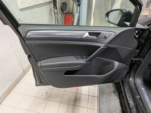 Чорний Фольксваген Гольф, об'ємом двигуна 0 л та пробігом 58 тис. км за 11200 $, фото 6 на Automoto.ua