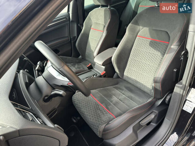 Черный Фольксваген Гольф, объемом двигателя 1.98 л и пробегом 71 тыс. км за 26000 $, фото 23 на Automoto.ua