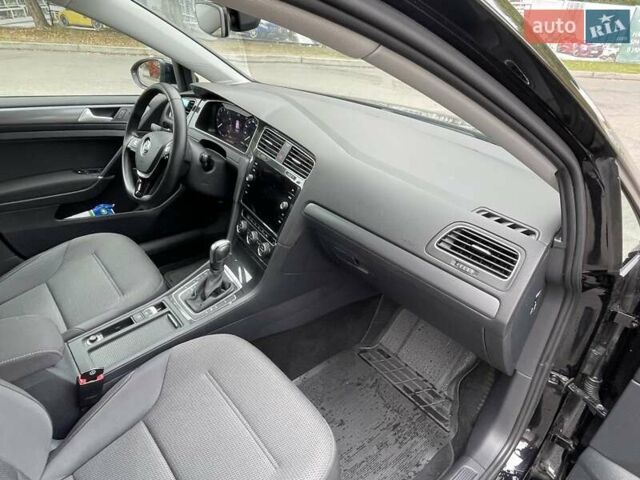 Черный Фольксваген Гольф, объемом двигателя 1.4 л и пробегом 84 тыс. км за 19200 $, фото 29 на Automoto.ua