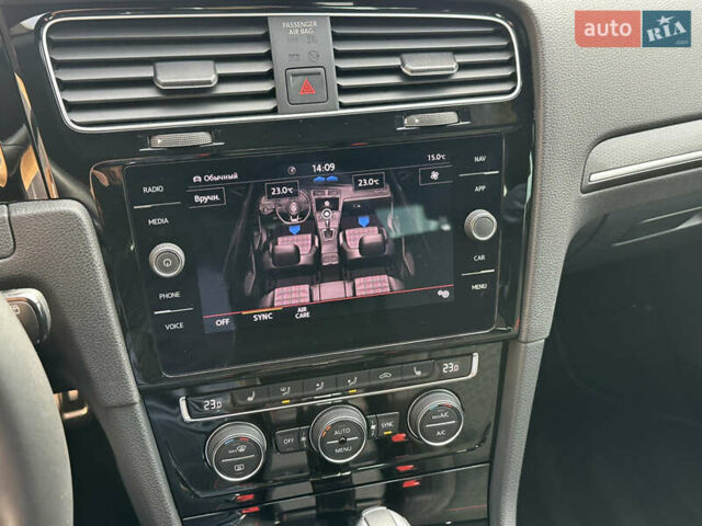 Черный Фольксваген Гольф, объемом двигателя 1.98 л и пробегом 71 тыс. км за 26000 $, фото 29 на Automoto.ua