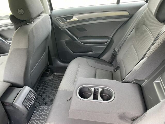 Чорний Фольксваген Гольф, об'ємом двигуна 0 л та пробігом 62 тис. км за 15200 $, фото 9 на Automoto.ua