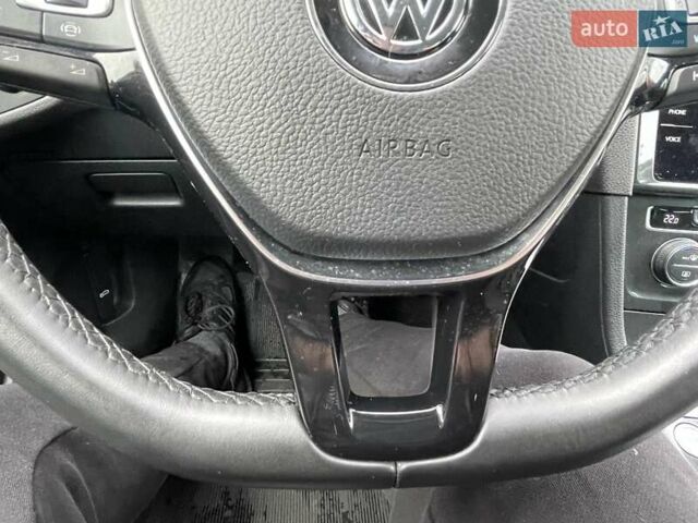 Черный Фольксваген Гольф, объемом двигателя 1.4 л и пробегом 84 тыс. км за 19200 $, фото 41 на Automoto.ua