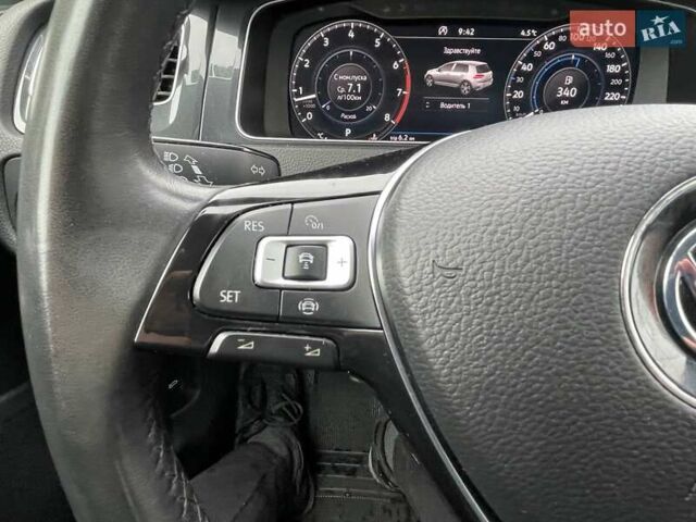 Черный Фольксваген Гольф, объемом двигателя 1.4 л и пробегом 84 тыс. км за 19200 $, фото 40 на Automoto.ua