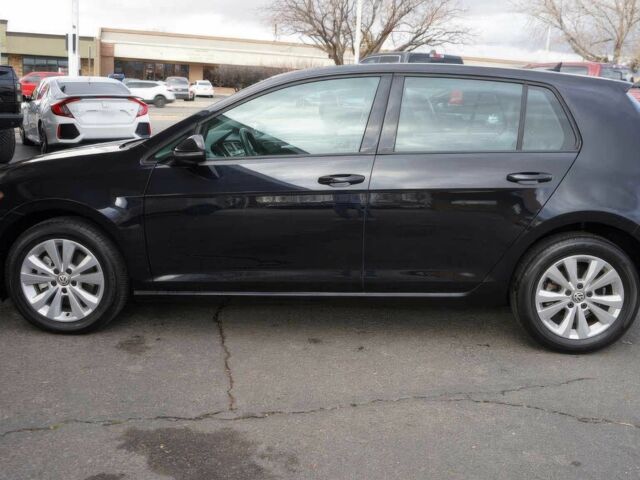 Черный Фольксваген Гольф, объемом двигателя 1.4 л и пробегом 22 тыс. км за 14500 $, фото 4 на Automoto.ua