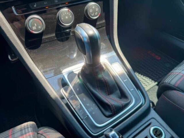 Черный Фольксваген Гольф, объемом двигателя 2 л и пробегом 34 тыс. км за 10000 $, фото 13 на Automoto.ua