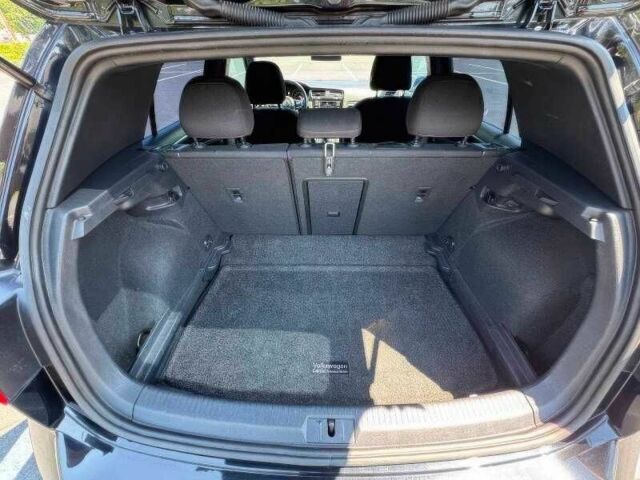 Черный Фольксваген Гольф, объемом двигателя 2 л и пробегом 34 тыс. км за 10000 $, фото 8 на Automoto.ua