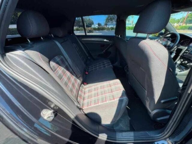 Черный Фольксваген Гольф, объемом двигателя 2 л и пробегом 34 тыс. км за 10000 $, фото 12 на Automoto.ua