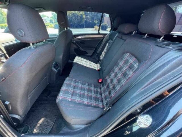 Черный Фольксваген Гольф, объемом двигателя 2 л и пробегом 34 тыс. км за 10000 $, фото 10 на Automoto.ua