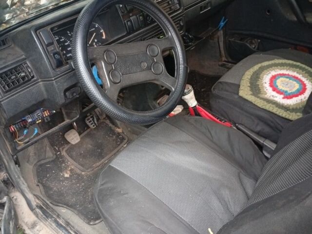 Фольксваген Гольф 1987 в Краматорске на Automoto.ua Черный Фольксваген Гольф, объемом двигателя 1.6 л и пробегом 300 тыс. км за 721 $, фото 2 на Automoto.ua