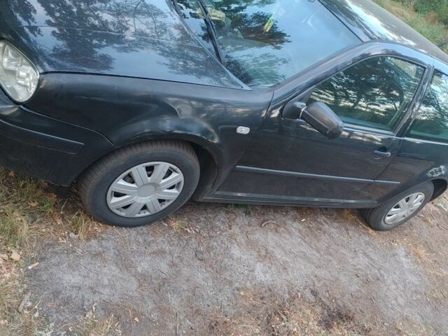 Черный Фольксваген Гольф, объемом двигателя 0 л и пробегом 300 тыс. км за 1311 $, фото 1 на Automoto.ua