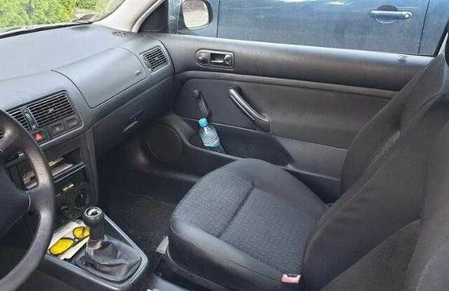 Черный Фольксваген Гольф, объемом двигателя 1.4 л и пробегом 311 тыс. км за 145000 $, фото 2 на Automoto.ua