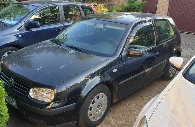 Черный Фольксваген Гольф, объемом двигателя 1.4 л и пробегом 311 тыс. км за 145000 $, фото 6 на Automoto.ua