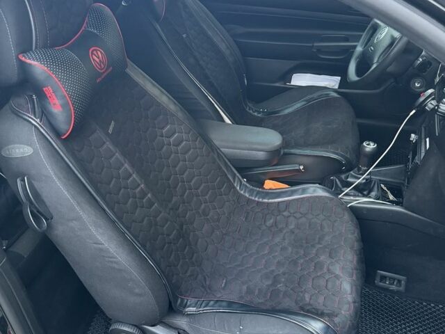 Черный Фольксваген Гольф, объемом двигателя 1.4 л и пробегом 291 тыс. км за 4200 $, фото 6 на Automoto.ua