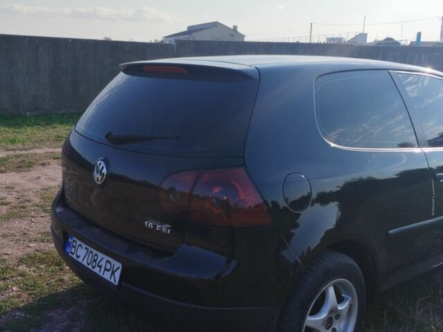 Черный Фольксваген Гольф, объемом двигателя 1.6 л и пробегом 285 тыс. км за 4000 $, фото 3 на Automoto.ua