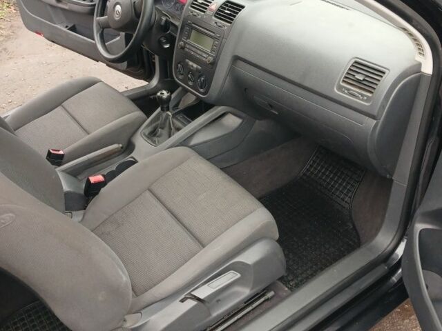 Черный Фольксваген Гольф, объемом двигателя 1.4 л и пробегом 228 тыс. км за 4100 $, фото 5 на Automoto.ua